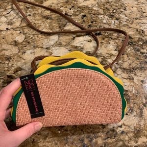 New with tags taco purse! Brand is No Boundaries.